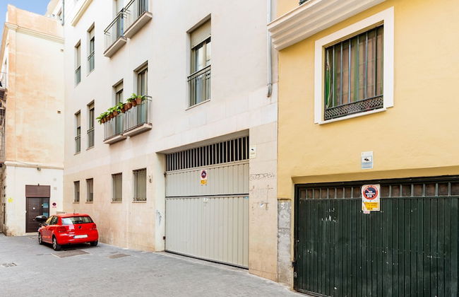 Skysea Malaga Centro frente al Rio - Photo 46