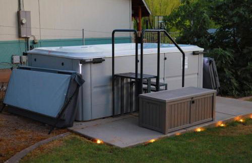 Cozy Zion farmhouse, cool or hot swim spa, fireplace & firepit - Foto 28