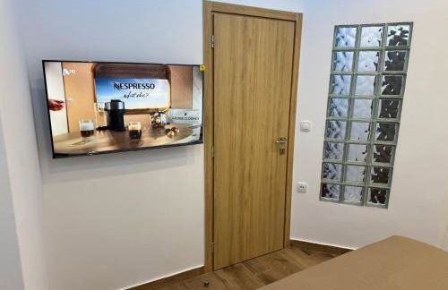 Modern Athens Suite - 160m from Metro - 3min Piraeus Port - 6 Guests - Foto 25