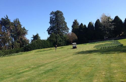 Stay at The Villa set in the grounds of a beautiful Manor House - Photo 14