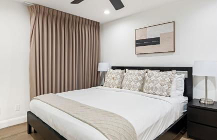 LA Hillside Retreat w Pool Views Fire Pit Outdoor Lounging Casa Bellagio by AvantStay - Foto 23