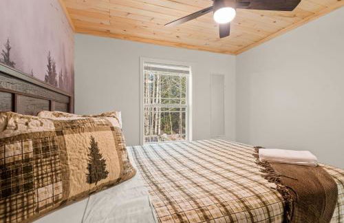 Cozy Cinema Cabin - Hot Tub and More - Foto 41