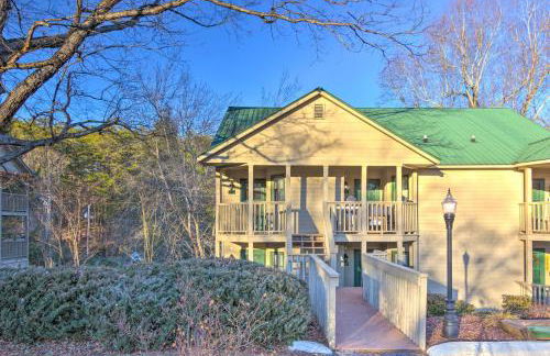 1 Mi to Lake Lure! Couples Retreat with Resort Perks - Foto 27