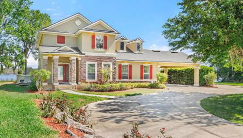 Lakeside Retreat with pool, dock & game room - Foto 3