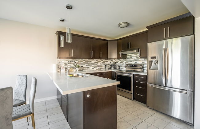 GLOBALSTAY Modern 3 BD House in Brampton - Photo 21