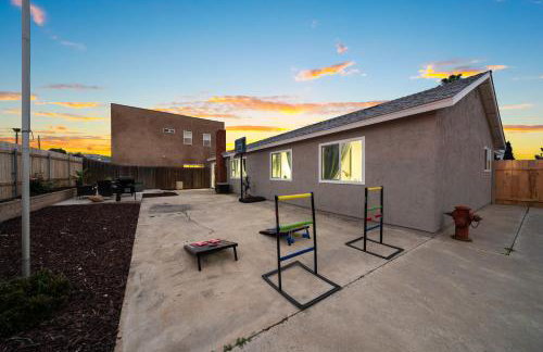 Entire Private Home with 3 Bedrooms 2 Bathrooms, Hot Tub, Garage, King Bed, Available Now - Foto 43