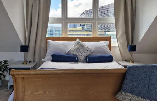 The Blue house on the wall - Foto 69