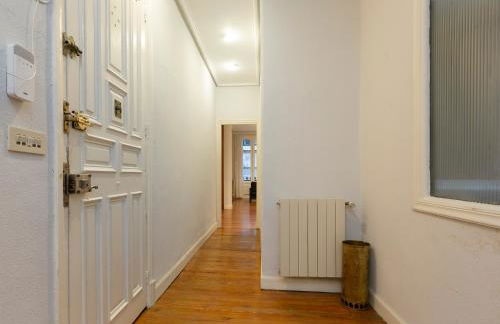 Amplio Apartamento en Casco Viejo - Corazón de Bilbao - Foto 4