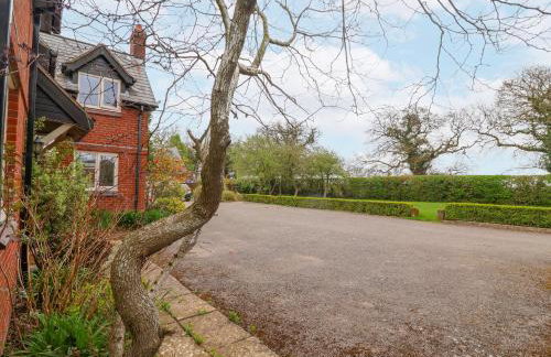 Manor Wood - Photo 56