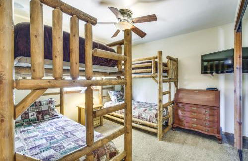 4 Mi to Snow Summit Cabin with Mtn Views and Decks - Foto 22