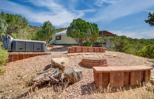 Mountainside Yurt with Views Less Than 3 Mi to Black Canyon! - Foto 18