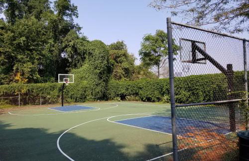 NFL Game-Day Base South Side near Acrisure - Foto 55