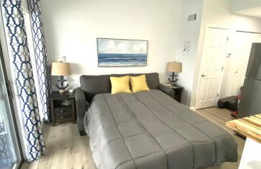 B Lakefront! Remodeled, Boat Slip, Patio Views, Pool, Boat Ramp, WIFI - Foto 12