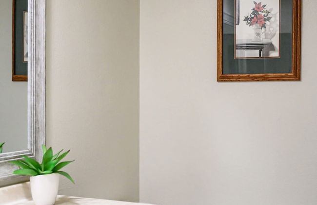 Spacious Family Retreat w Garden Modern Comfort - Photo 64