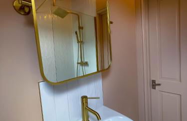 Spacious home in Leeds ideal for gatherings with free parking - Foto 30