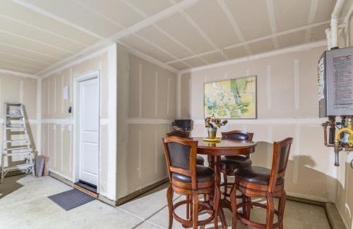 Pool Table and Patio! Spacious Merced Getaway - Foto 17