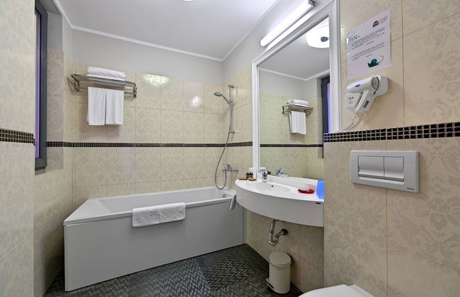 Tomis Garden Aparthotel - Photo 29