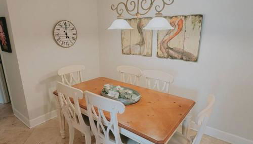 H1 downstairs and comfy king and two twins really nice kitchen and baths - Foto 5