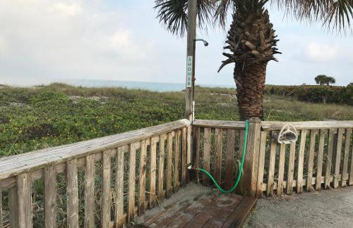 Beachfront Venice Casa de Villa - Photo 25