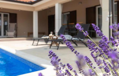 Beautiful Home In Kunj With Wifi - Photo 20