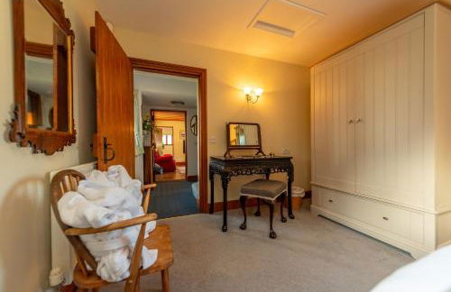 The Owl House with swimming pool and private hot tub - Foto 15