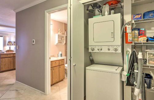 The Shores Condo with Beach Access Less Than 2 Mi to Dtwn! - Foto 14