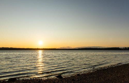 Beach Access and Views Secluded Anderson Island Gem - Foto 38