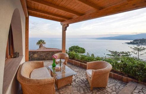 Amazing Home In Staletti With Wifi - Foto 23