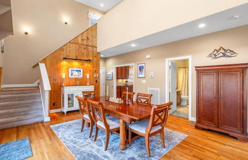 Spacious Family Retreat-Hot tub & Game Room - Foto 18