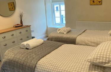 1 Courtyard cottage with hot tub and walled garden - Foto 28