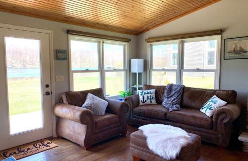 Modern SW Michigan Lakefront Home with Fireplace - Foto 17