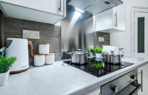 Contractor Friendly - Sleeps 7 - Fast WiFi - Near A50 - Foto 15