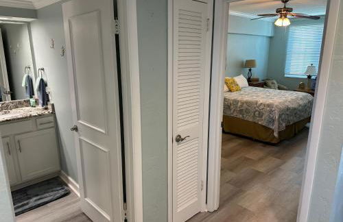 Welcome to Sandpiper Beachfront Condo Cozy 1-bed in JAX Beach, perfect for couples! Pet-friendly! - Foto 15