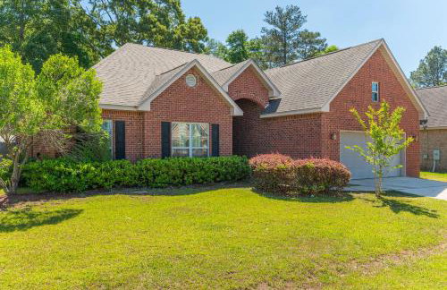 Cozy Retreat with Patio, Big Kitchen and Fishing Nearby - Foto 45