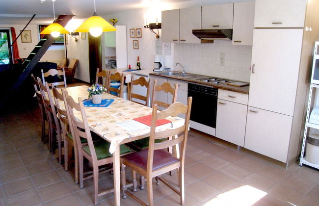 Farmhouse in Basse-bodeux Near Forest - Photo 3