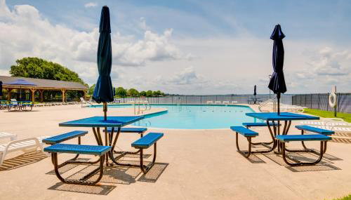 Lake Conroe Condo Balcony, Views and Pool Access! - Foto 2