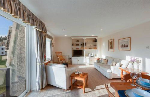 45 Guthrie Court, Fantastic top floor apartment next to Gleneagles - Photo 8