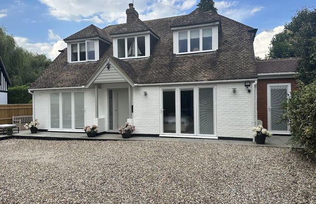 Beautiful 1-bed Studio in Bourne end - Foto 1