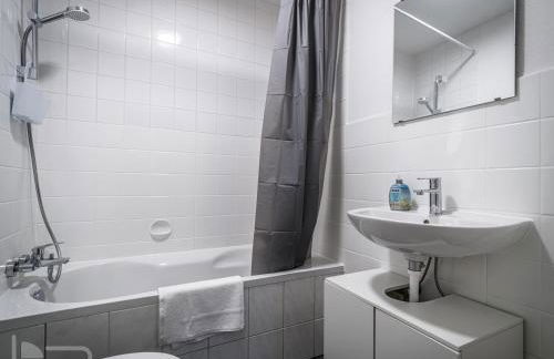 Voll ausgestattete Apartments mit Einzelbetten - Küche - WLAN - PKW-Parkplatz - Foto 67