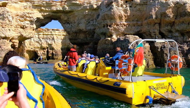 Excursión a las cuevas del Algarve en lancha