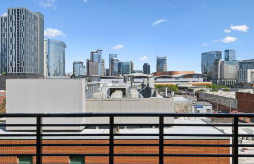 The Rhythm and Rooftop Penthouse Walk To Broadway with Pool and Amazing Views - Foto 57