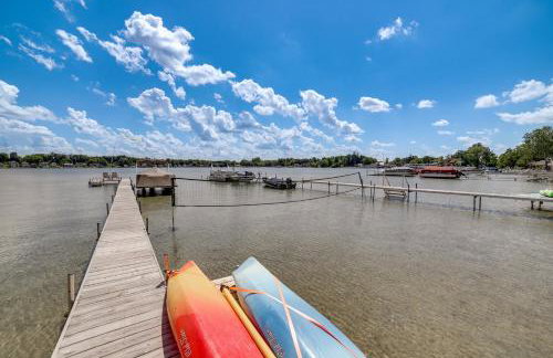 Waterfront ‘Clarklake Escape’ - Deck, Dock & Views - Foto 36