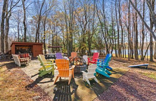 Lakefront with Beach Game Room Fire-pit and More - Foto 28