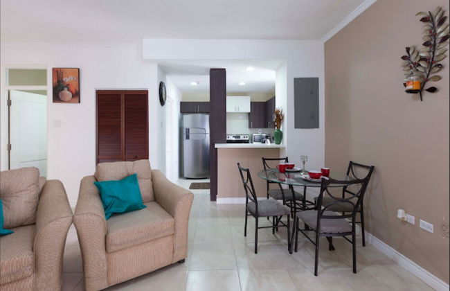 I Heart JA Affordable Luxury at The Bromptons - Foto 14