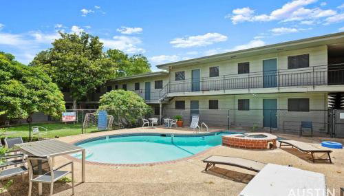 Easy Access to UT Campus Shared Pool and Parking - Foto 4