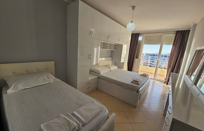 Sea View 1-bed Apartment in Vlore - Photo 2
