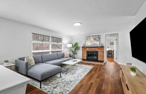 Stylish and Accessible Six Bedroom Home in Wexford/Pittsburg With Kids Amenities - Foto 1