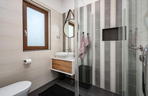 5 Bedroom Nice Home In Karojba - Foto 42