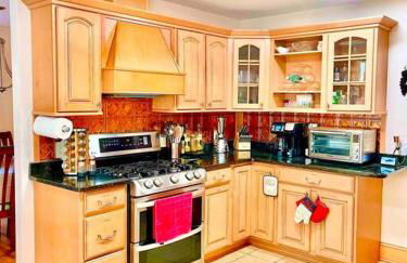 Scenic Views & River Access, Cozy River Home - Foto 22