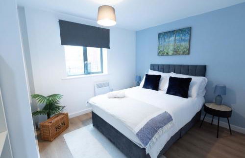 Spacious City Centre Apartment with Balcony - Foto 1